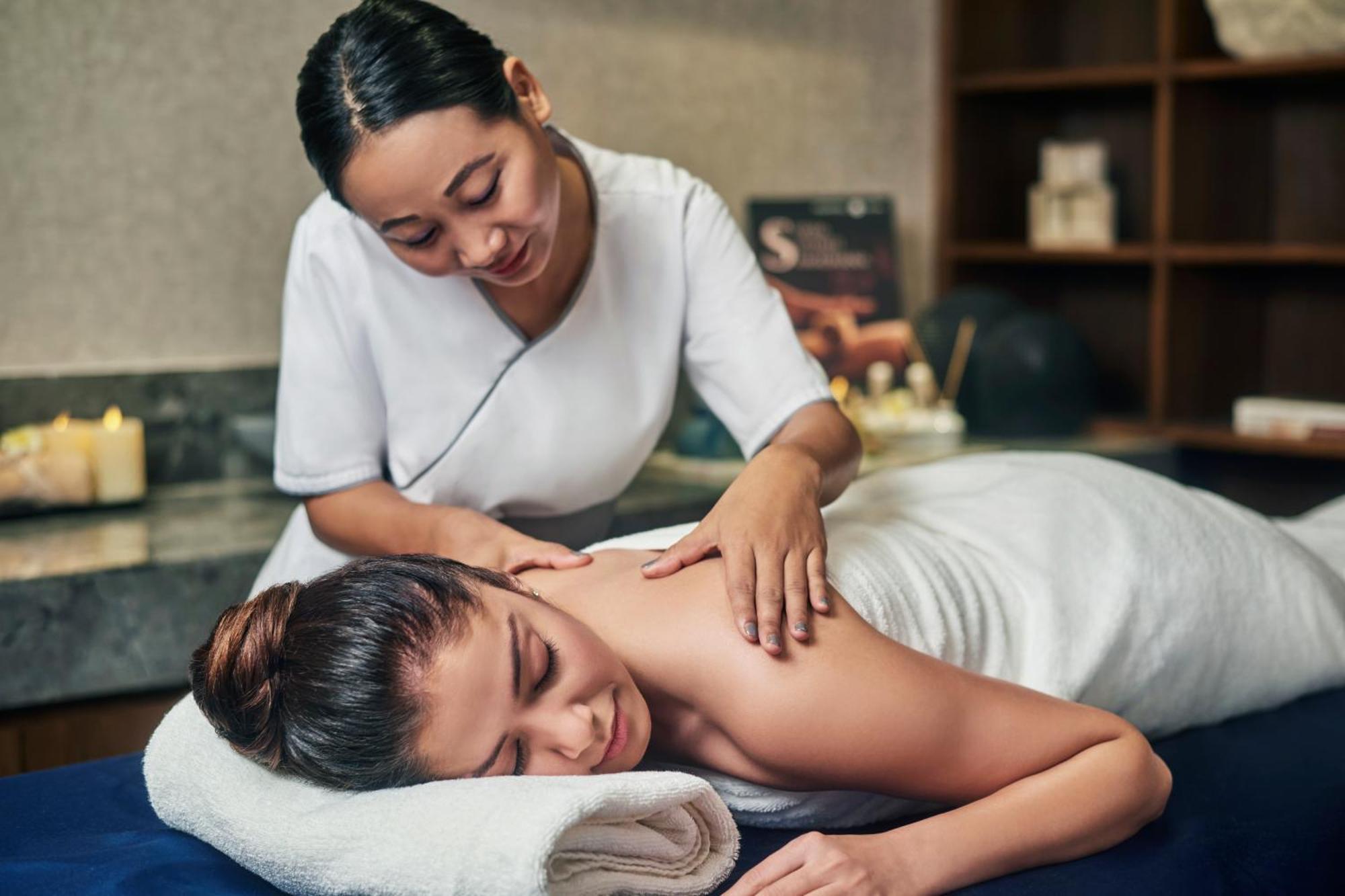 Novotel Mumbai International Airport Екстериор снимка Thai massage