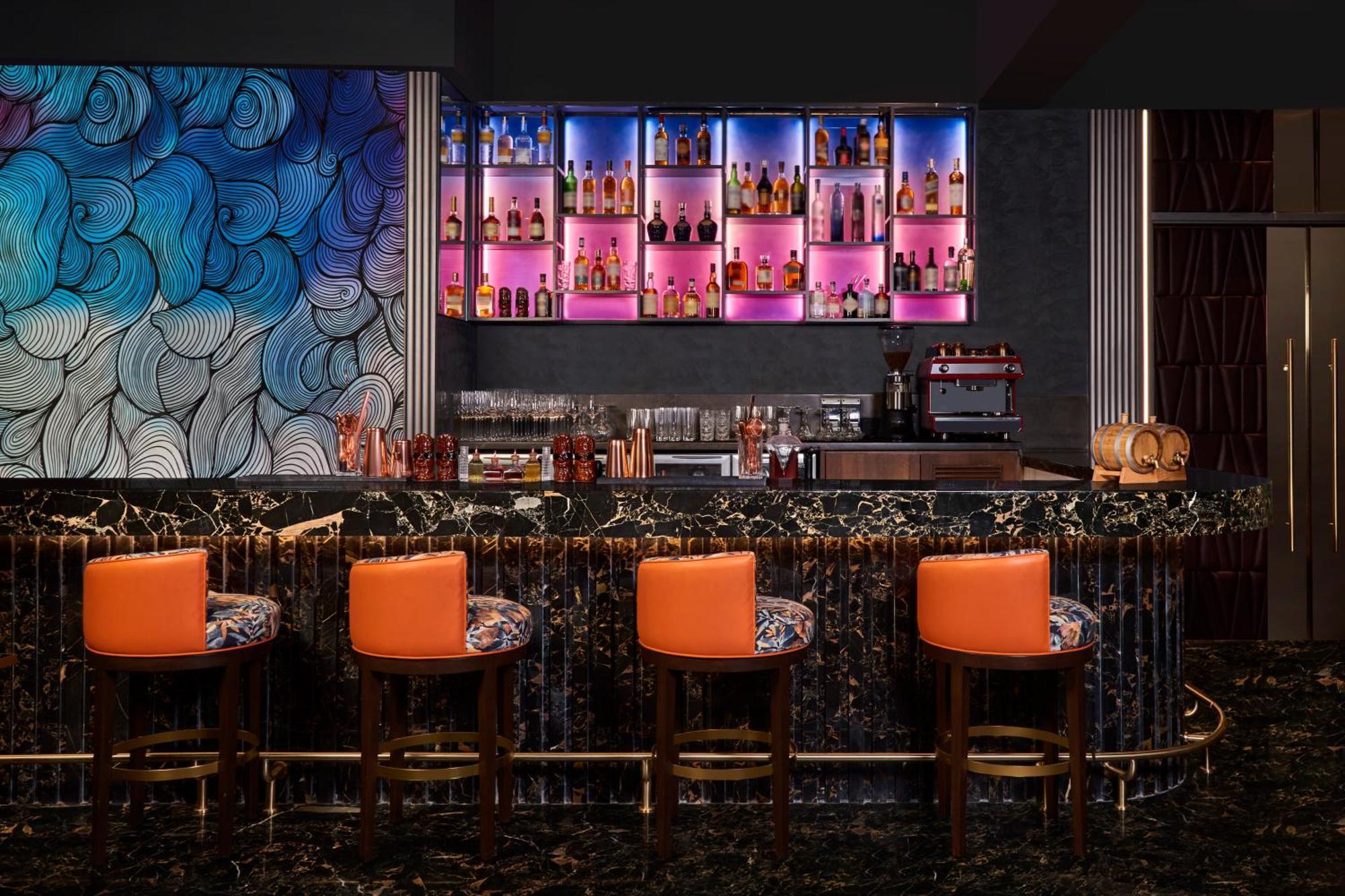 Novotel Mumbai International Airport Екстериор снимка The bar at the 1919
