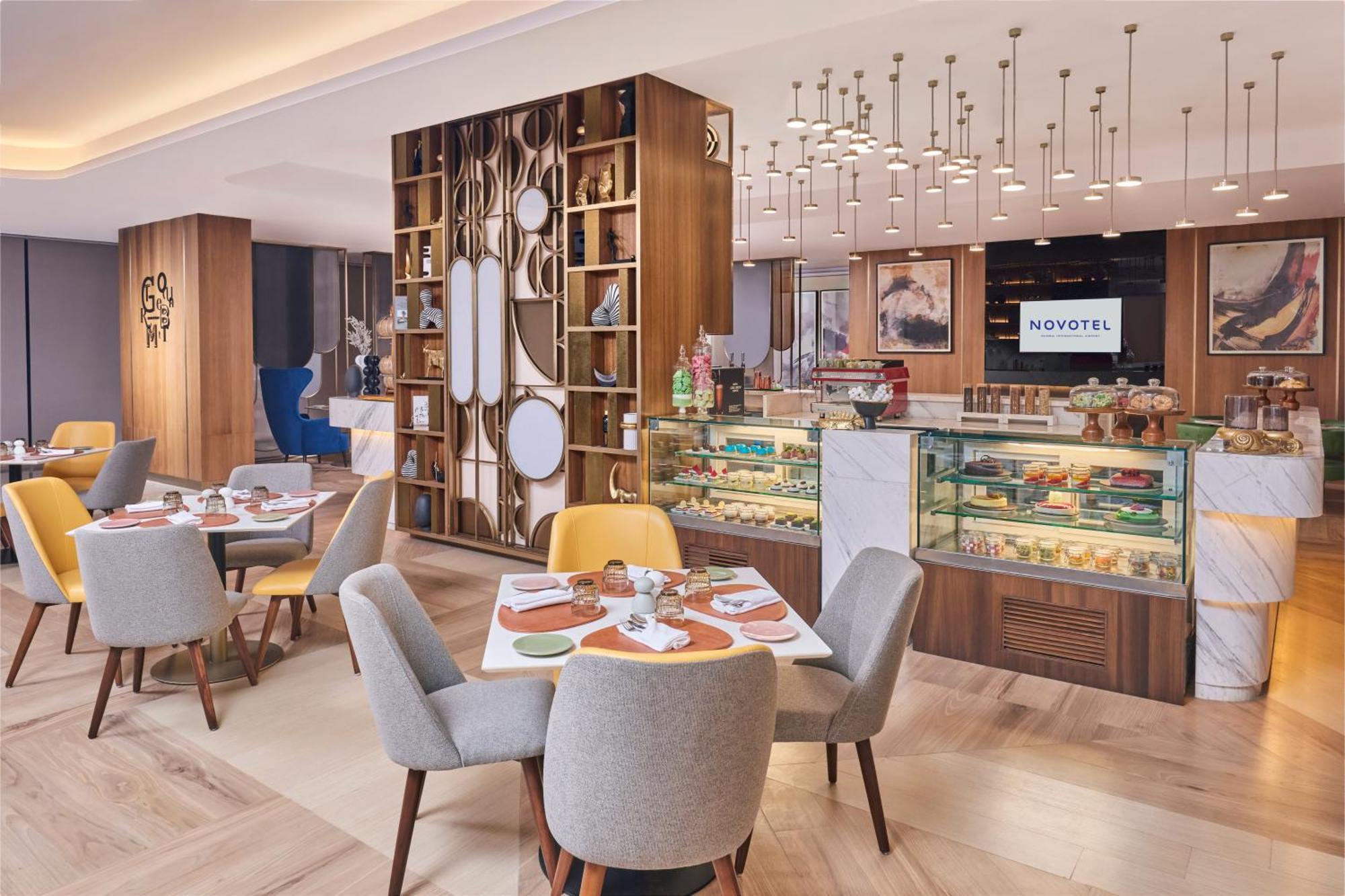 Novotel Mumbai International Airport Екстериор снимка The restaurant at Novotel London West