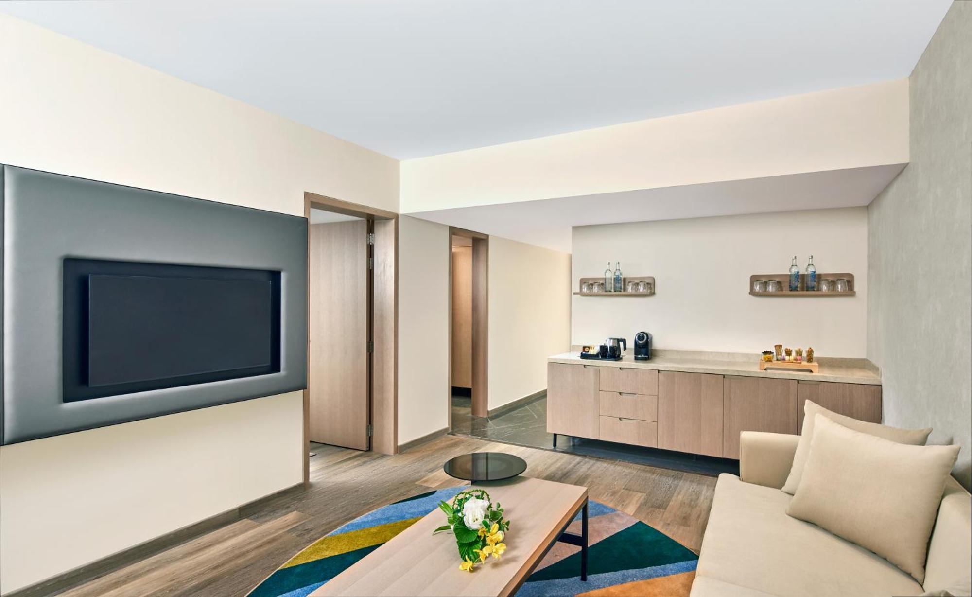 Novotel Mumbai International Airport Екстериор снимка A suite at the hotel